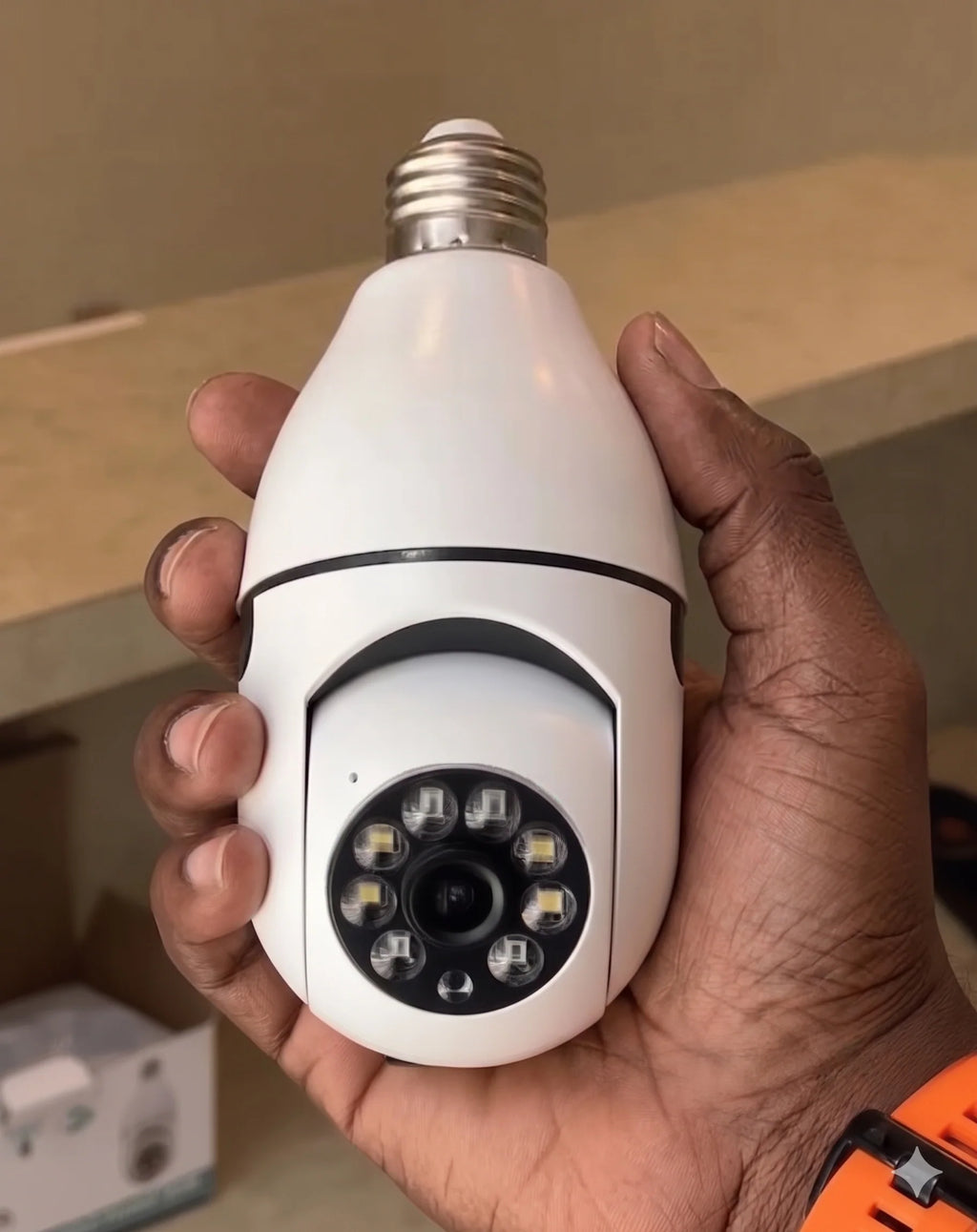CAM360™ : Caméra Ampoule 4K 360°, SECURISER CE QUI COMPTE DES AUJOURD'HUI