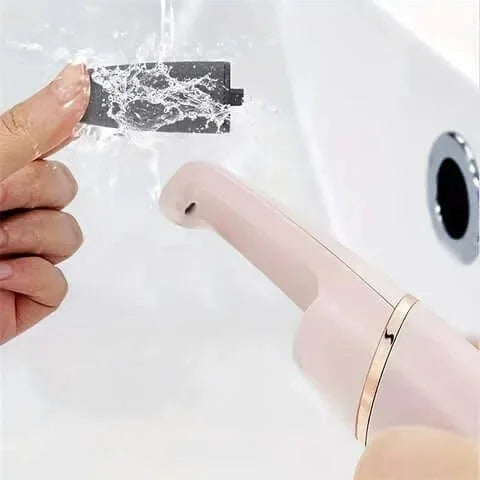LIMEPLUS™ : La lime à pied électrique ultra doux, rechargeable et facile d'utilisation. Avec ça plus de talon calleux